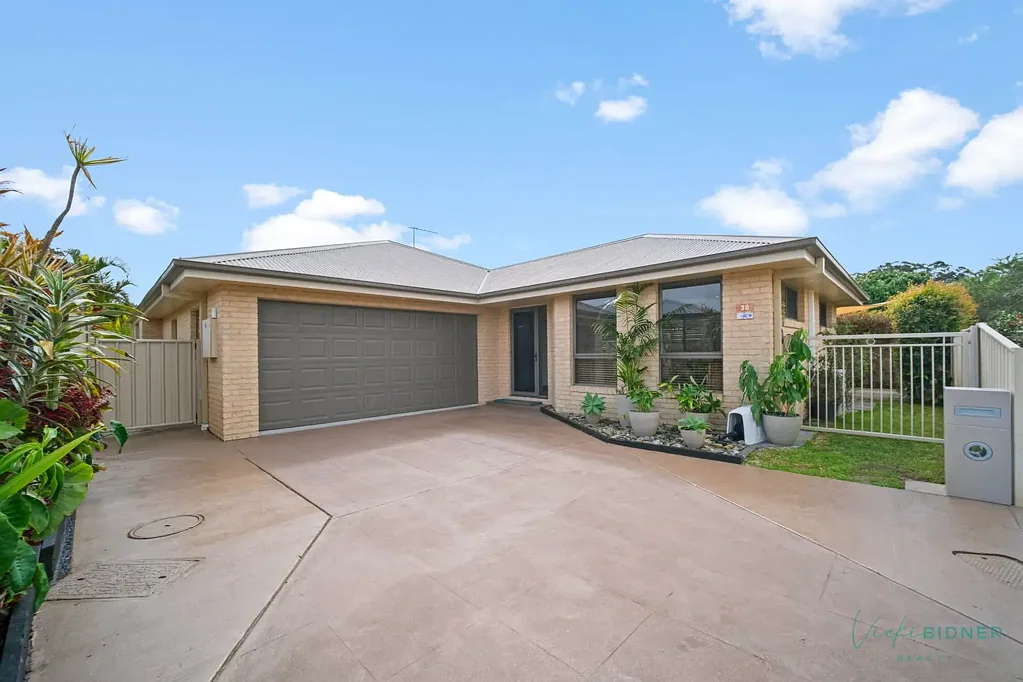 Tuncurry 4房  Homes of this quality are a rarity — and priced at  $769K it’s an absolute bargain!