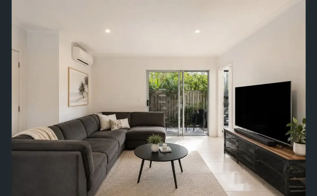 Helensvale 3غرفة نوم Family Townhouse with Playground, Gym & Reserve Backing | Helensvale