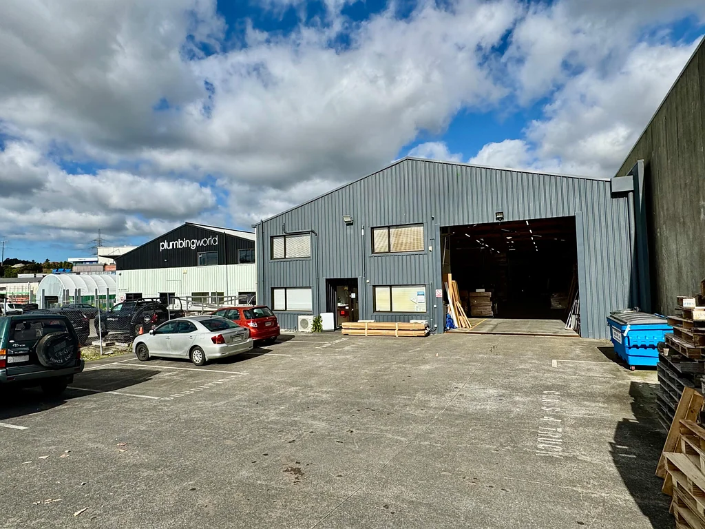 Stanmore Bay  High-profile Silverdale industrial
