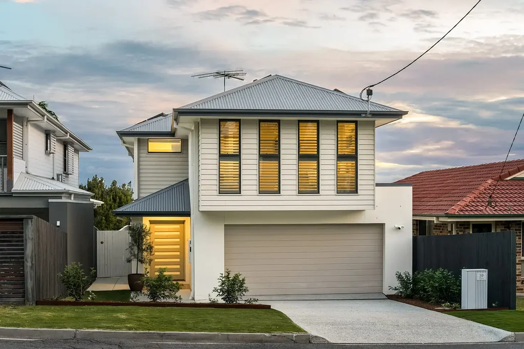 Kedron 4房 现代家庭生活，尽享城市美景 Contemporary Family Living with City Views