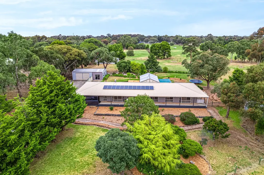 Teesdale 4غرفة نوم Charming Home on 6 Acres!!!