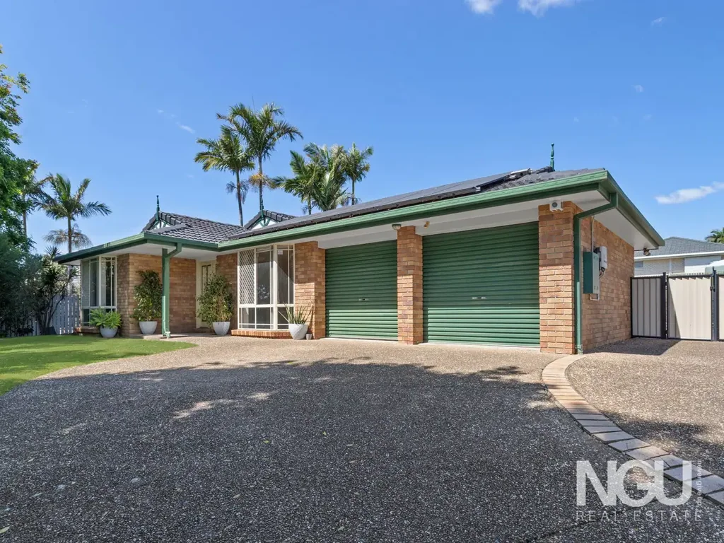 Raceview 4房  The Perfect Family Home - Pool - Shed & Room to Grow