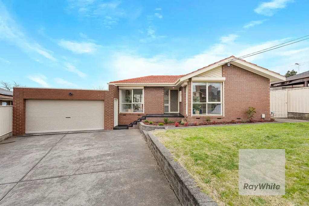 Bundoora 3 Bedroom Peaceful Living Close to Everything!