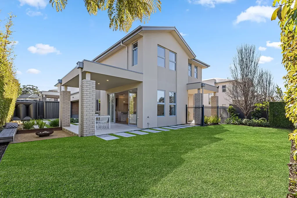 Lockleys 3 Bedroom Easy living by Linear Park.