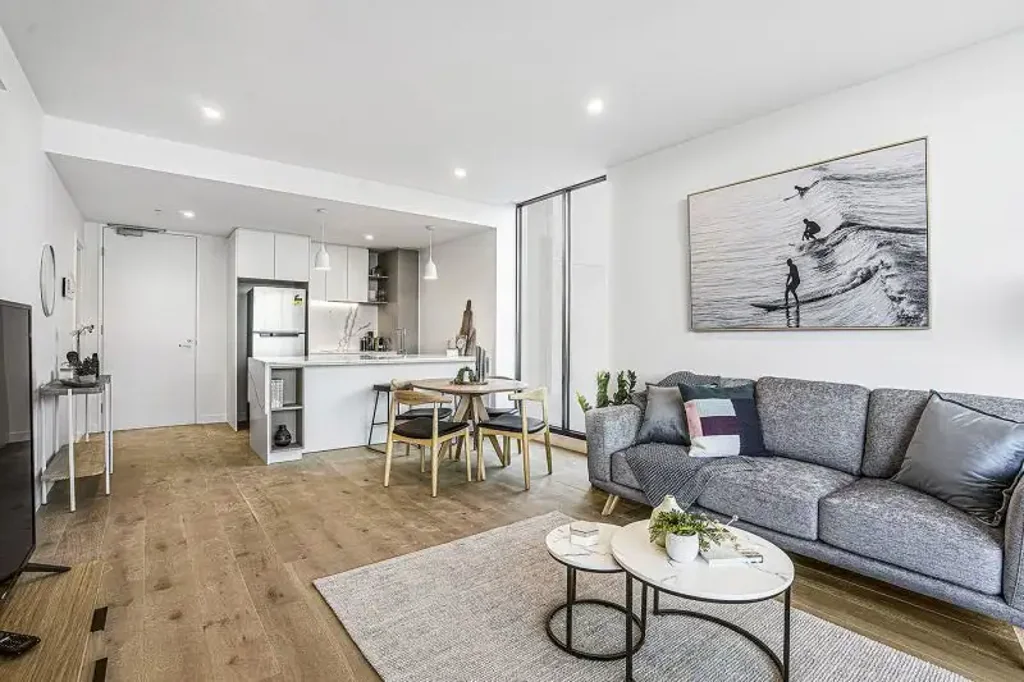 Amazing Bay & City Views with everything within walking distance