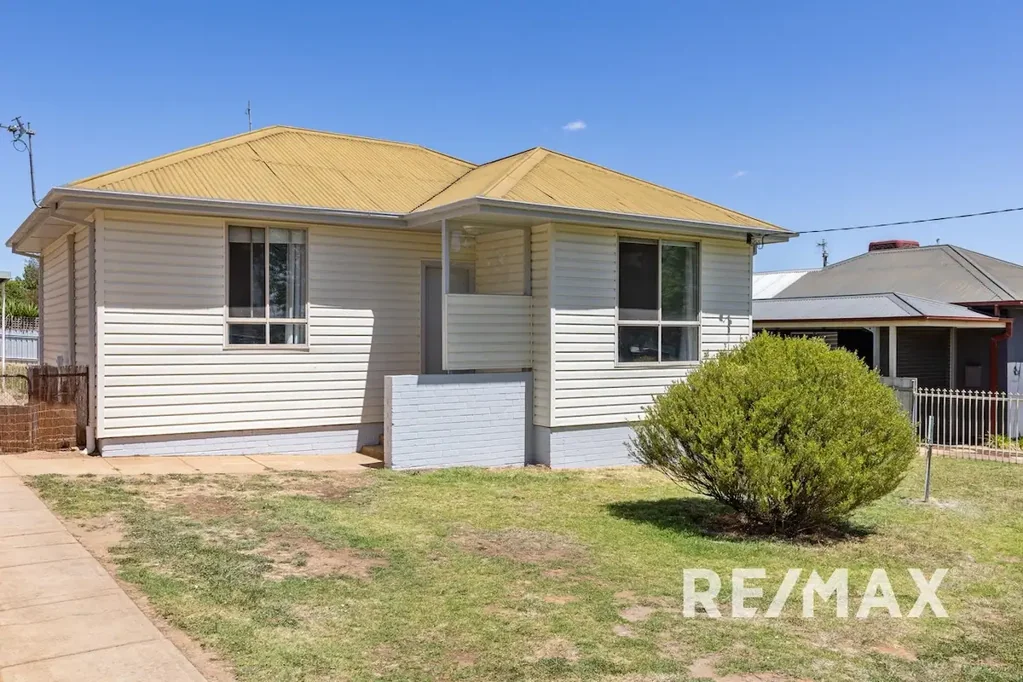 8 McDonough Avenue, Mount Austin, NSW 2650