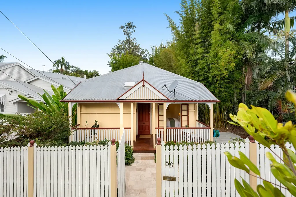 Ashgrove 3Kwarto Tamara Lee0421 767 034