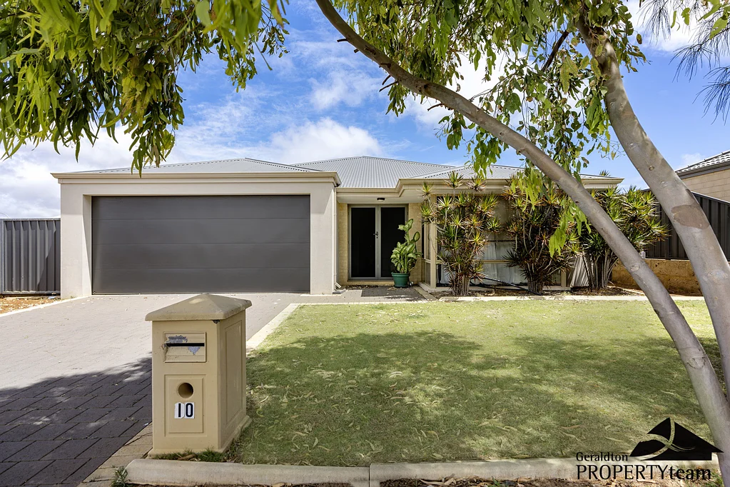 10 Stormking Loop, Wandina, WA 6530