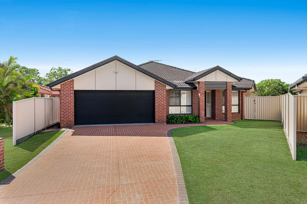 8 Malia Court, Wynnum West, QLD 4178