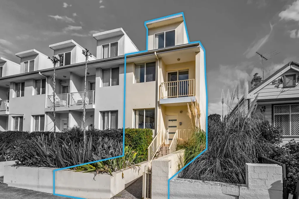 Auburn 4બેડરૂમ SUPER SIZED TOWNHOUSE  - OPEN TO VIEW SATURDAY 11-11.30AM