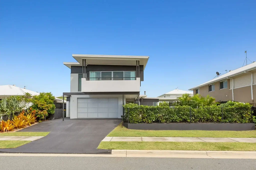 Kingscliff 5غرفة نوم Elegant Family Living in a Blue-Chip Coastal Location