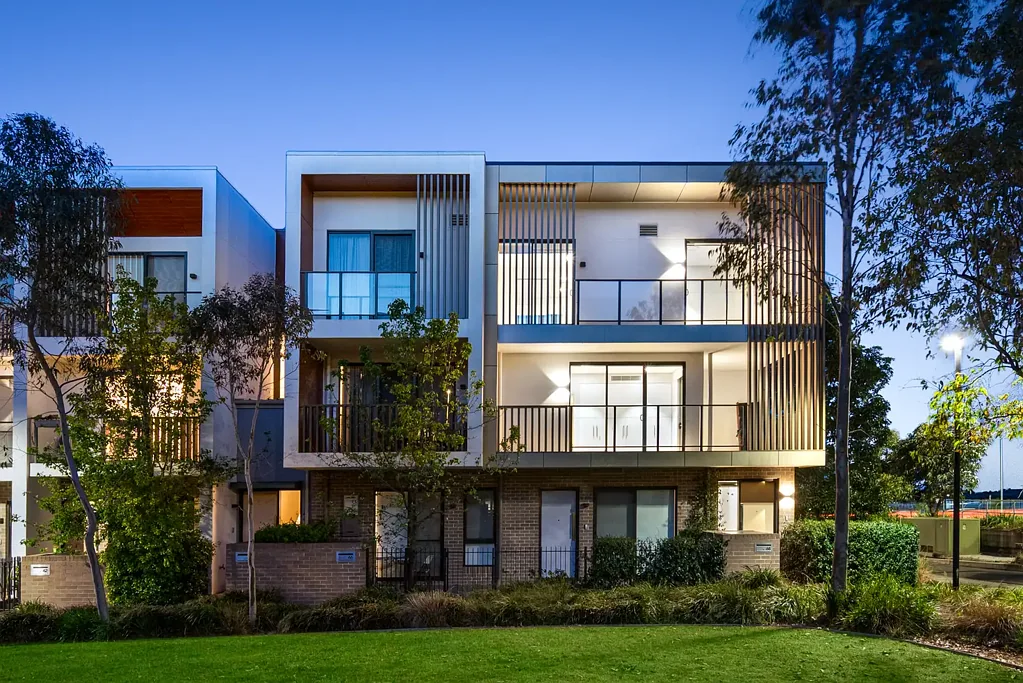 Edmondson Park 4Kwarto Tri-Level Living with Exceptional Space & Versatility
