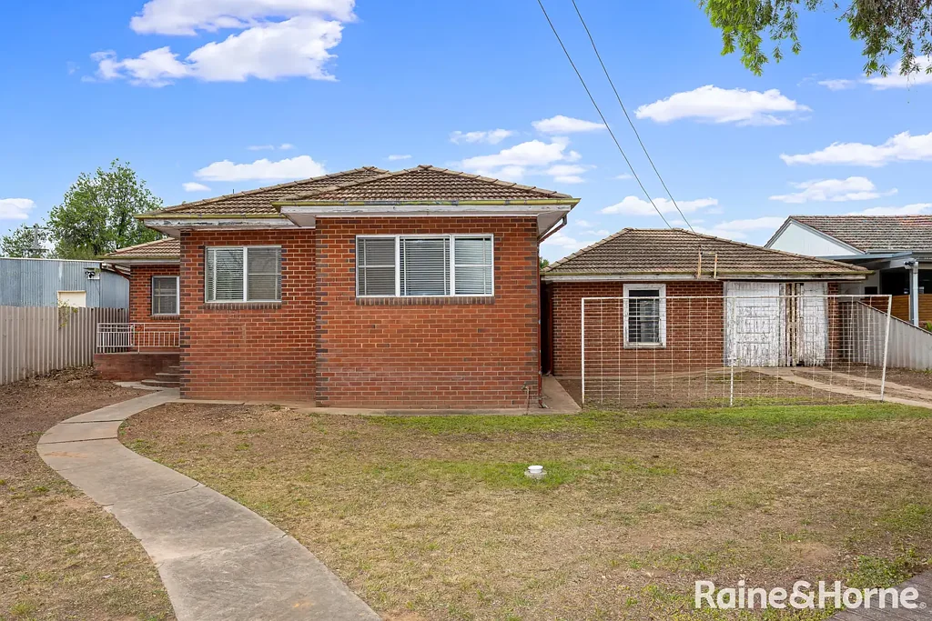 3 Marama Parade, Mount Austin, NSW 2650