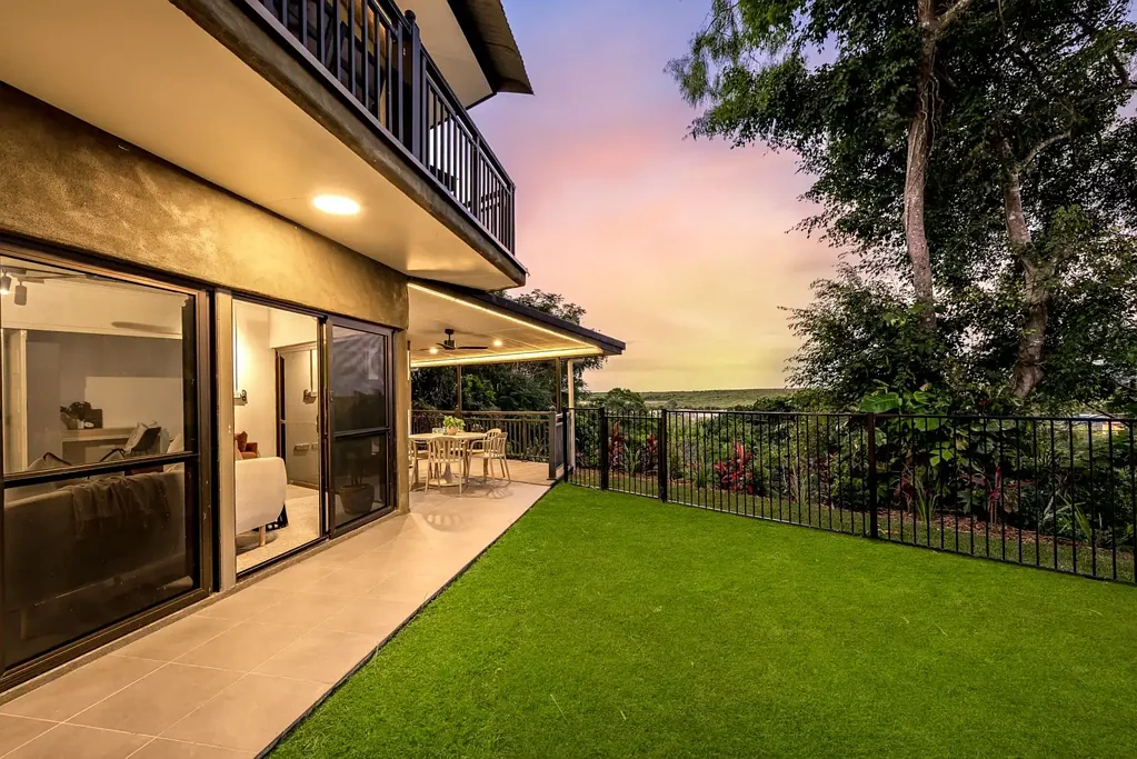 Edge Hill 4房  Elevated Family Living with Self-Contained Studio & Captivating City and Ocean V