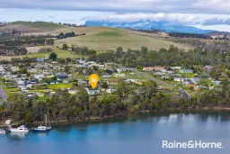 33 Esplanade East, Triabunna