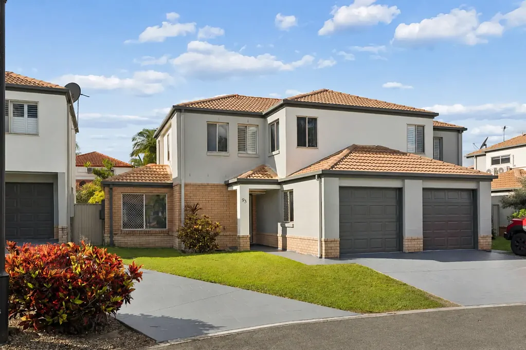 Wynnum West 3غرفة نوم Resort Style Living with a Private Courtyard Oasis