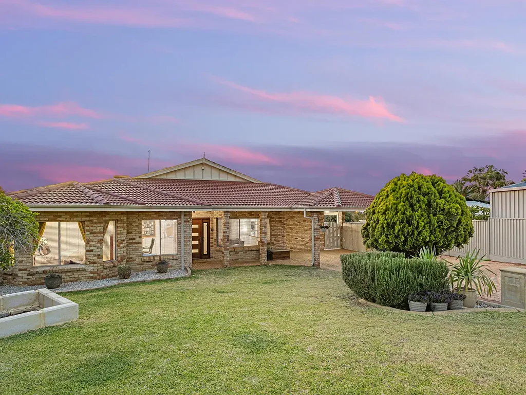 4 Lotus Close, Coogee, WA 6166