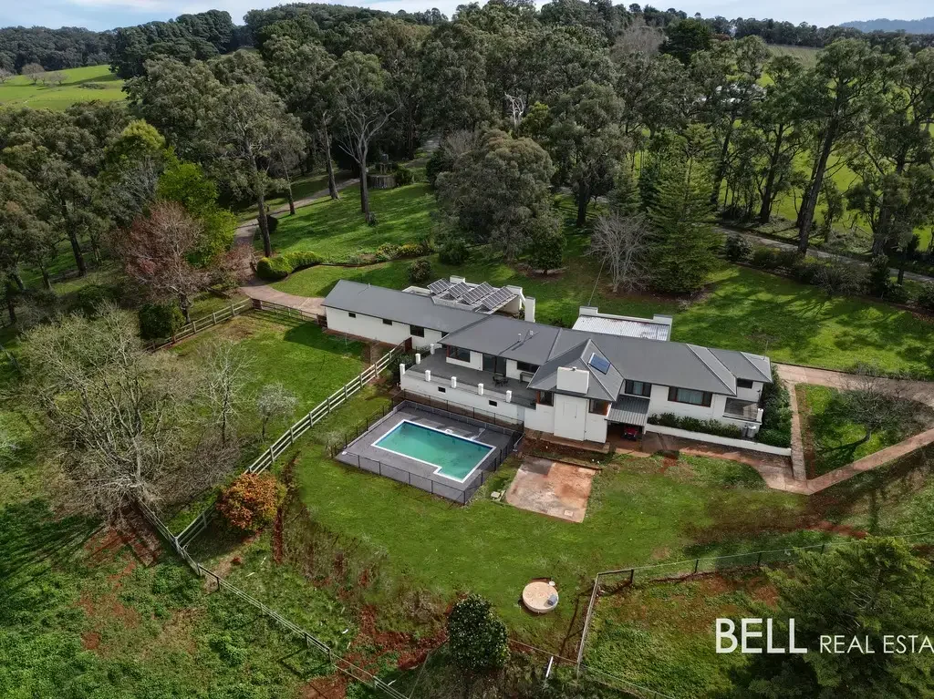 Avonsleigh 5ਬੈੱਡਰੂਮ The Ultimate Equine and Lifestyle Property with Multi-Generational Living !