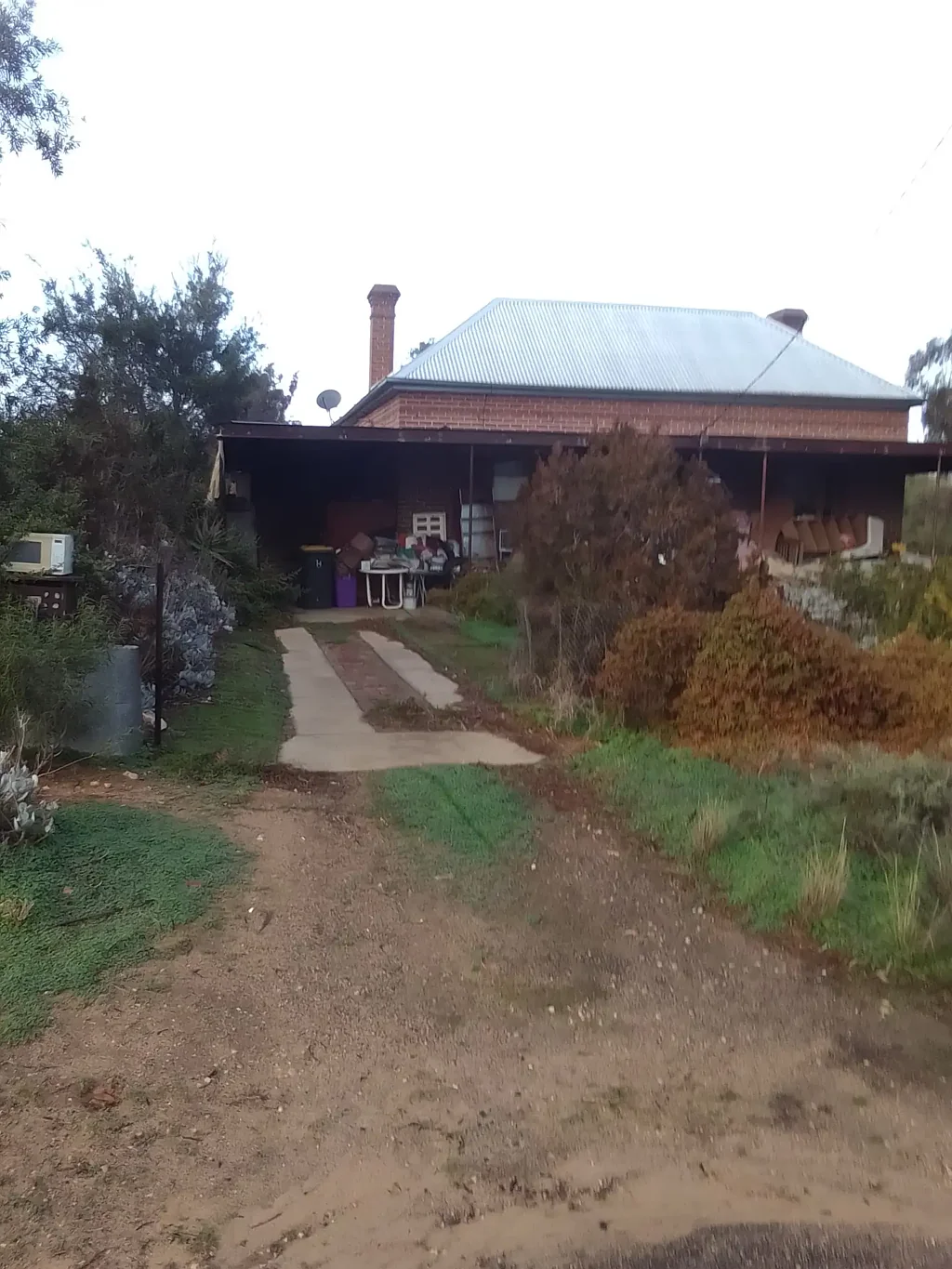 Rainbow 3ਬੈੱਡਰੂਮ 3 bedroom brick house with extra block of residential land