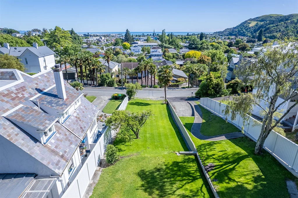 Nelson South  Nelson Dress Circle Opportunity