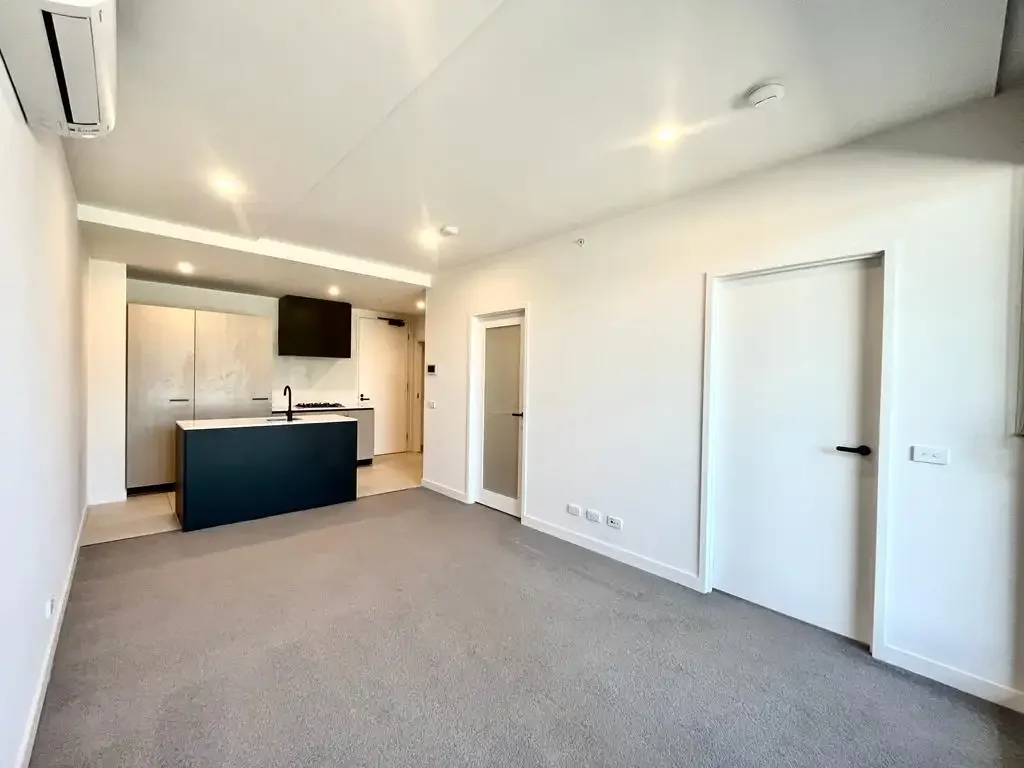 Park Avenue - Brand New One Bedroom and Study In South Melbourne