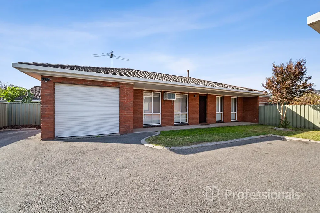 Modern Renovated Townhouse in Prime Central Wodonga Location