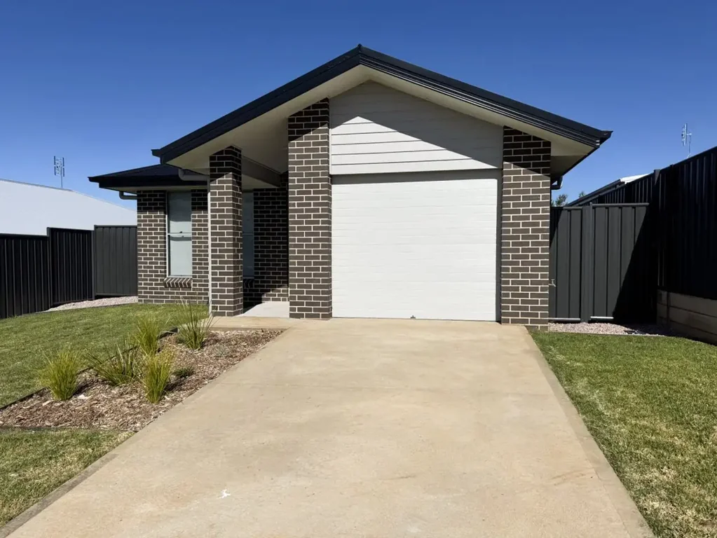 Ray White Real Estate Parkes