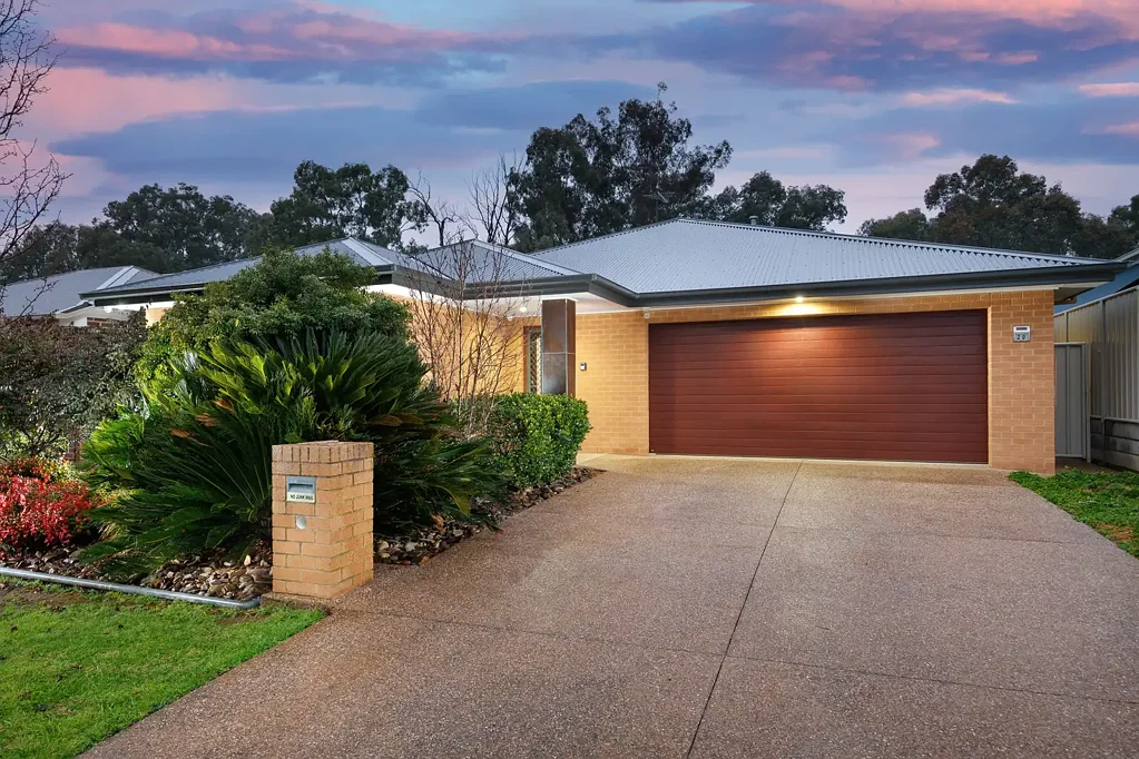 Wodonga 4कमरा Backing onto Course