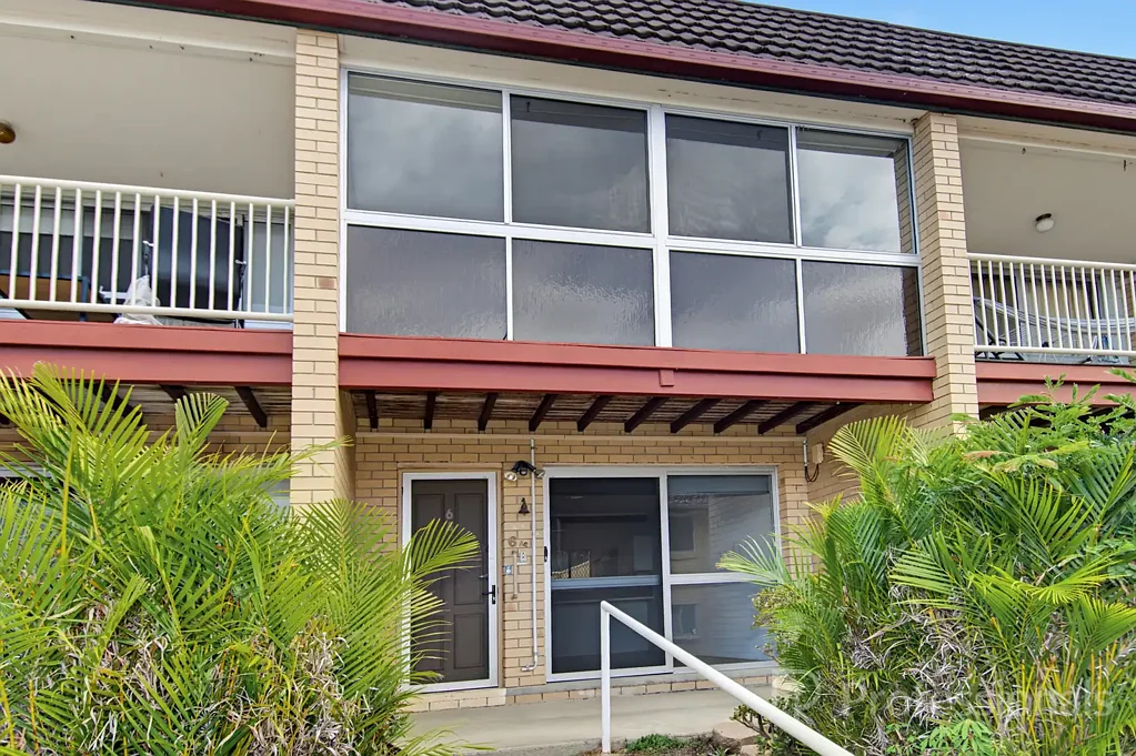 Refreshed Townhouse in Mount Warren Park!