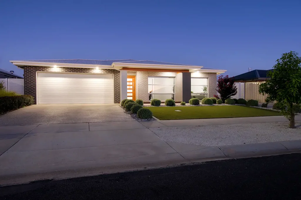 24 Dellar Crescent, Horsham, VIC 3400, 4 slaapkamers, 2 badkamers, House