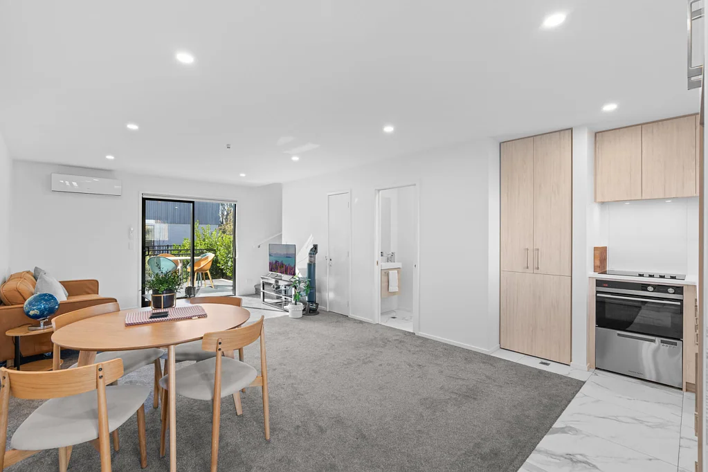 Saint Albans 2कमरा Positioned for Prime Location & Convenience!