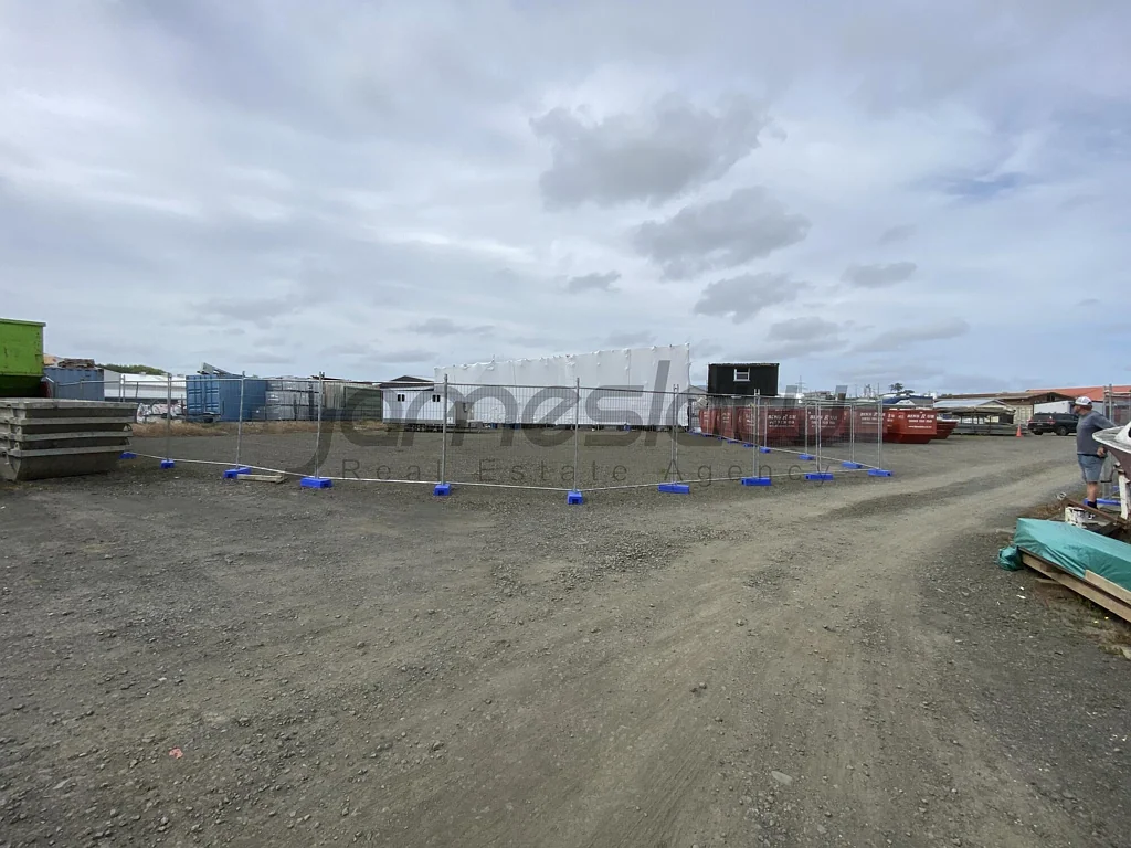 Silverdale Securely Fenced Yard Space