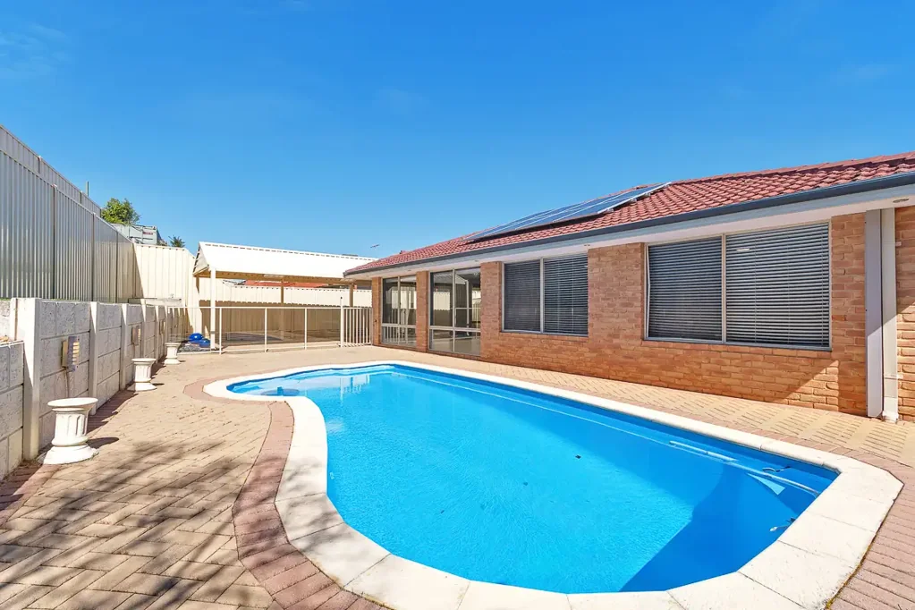 4 Falkland Way, Kinross, WA 6028