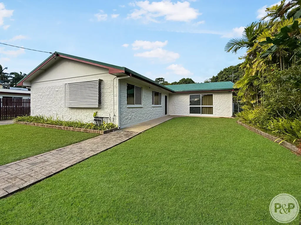 Condon 4 Bedroom Expansive Family Entertainer - Huge Home, Big Block, Endless Space and possibility