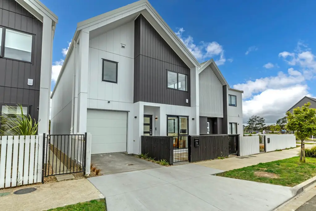 Hobsonville 5房  Brand New! High Ceilings! Great Outdoor!