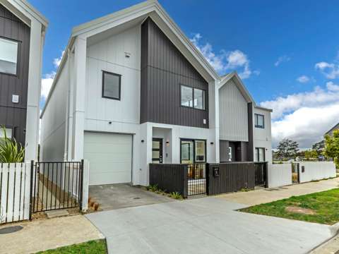 Hobsonville 5房  Brand New! High Ceilings! Great Outdoor!