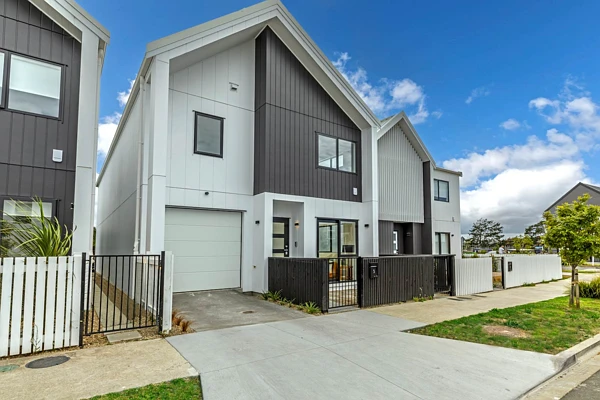 Hobsonville 5房  Brand New! High Ceilings! Great Outdoor!