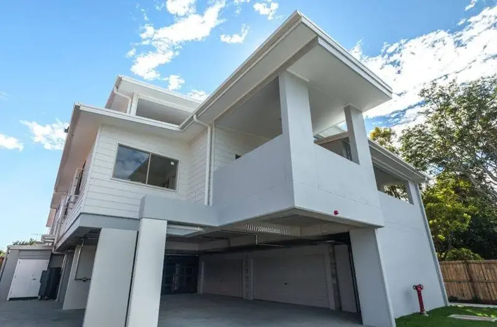 Air Conditioned - Huge Balcony - Double Lock Up Garage