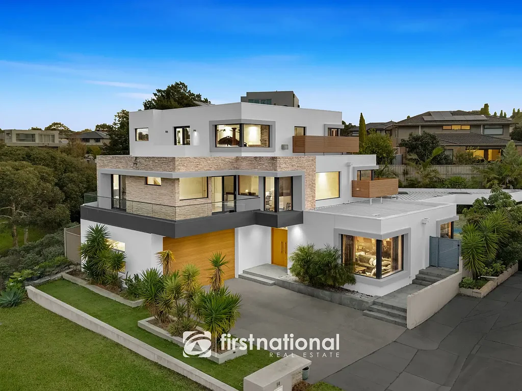 Mulgrave 6ห้องนอน Contemporary Family Luxury in Prestigious Waverley Park