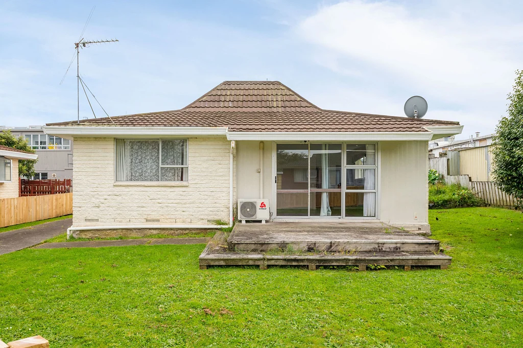Beerescourt 2 Bedroom Brick Home In Prime Te Rapa Location!
