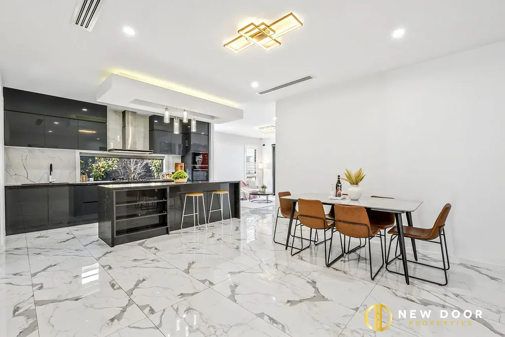 Taylor 4房  Spacious & Versatile Home with Studio
