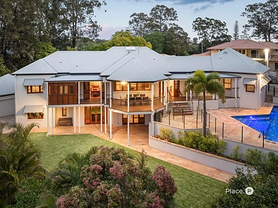 Chapel Hill 5 Slaapkamer Refined family residence in prestigious locale