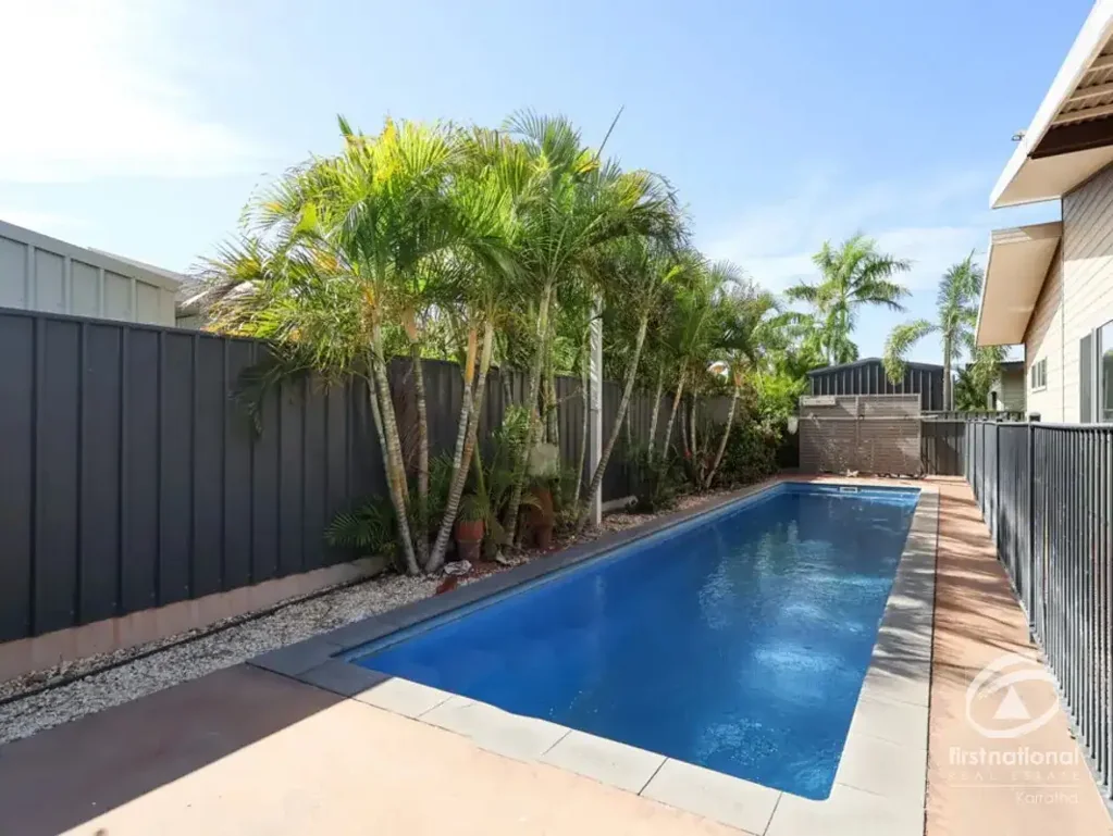 4 x 2 + Pool - Baynton