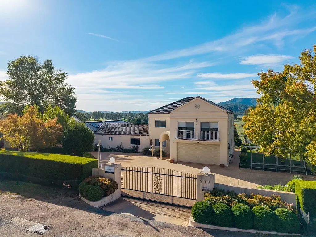 Myrtleford 5બેડરૂમ Private Estate Offering Space, Elegance & Indoor Pool Retreat