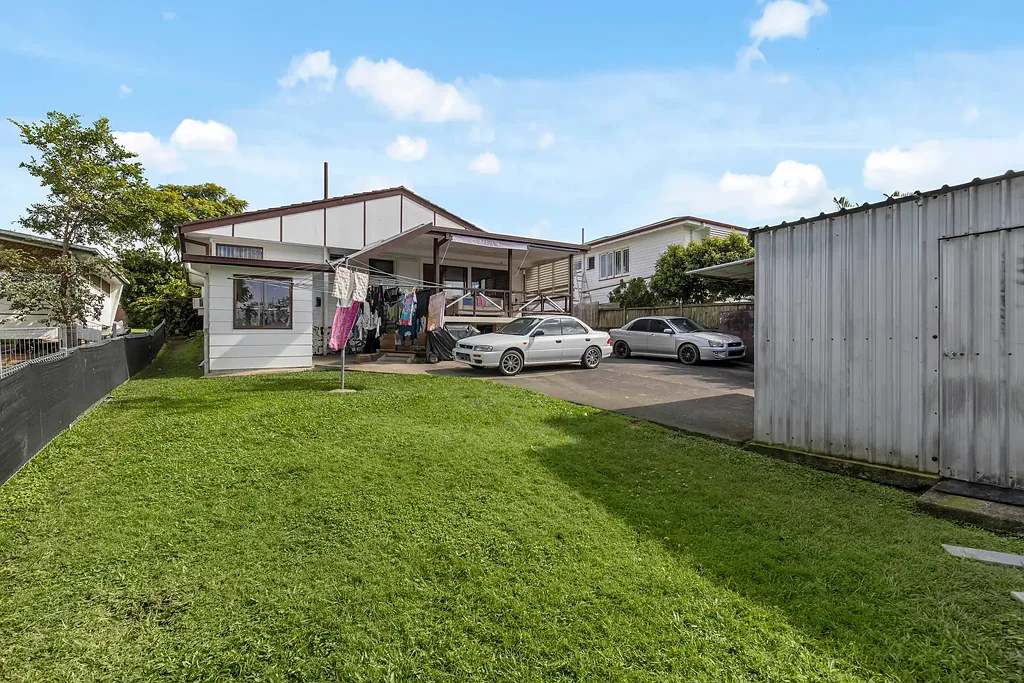Chermside West 4部屋 Four Bed Renovator on 600m2+ in Chermside West!