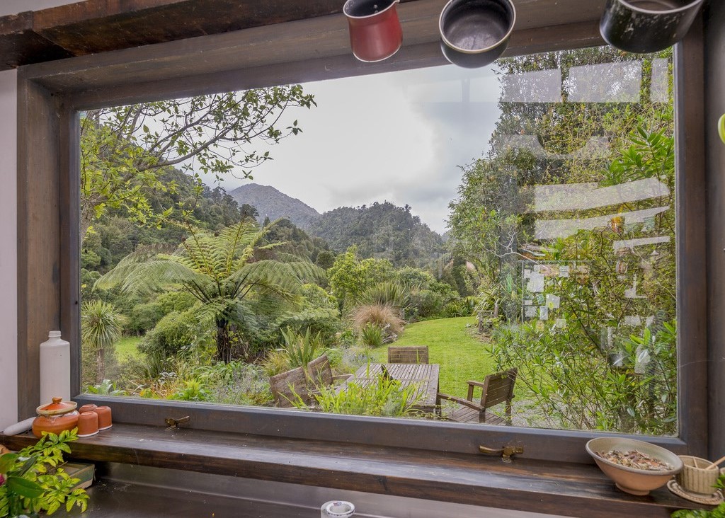 397 Ngatiawa Road, Waikanae, Kapiti Coast, 6 कमरे, 0 बाथरूम