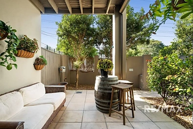 2/96 Hyde Road, Yeronga, QLD 4104, 3 Bedrooms, 2 Bathrooms, Townhouse
