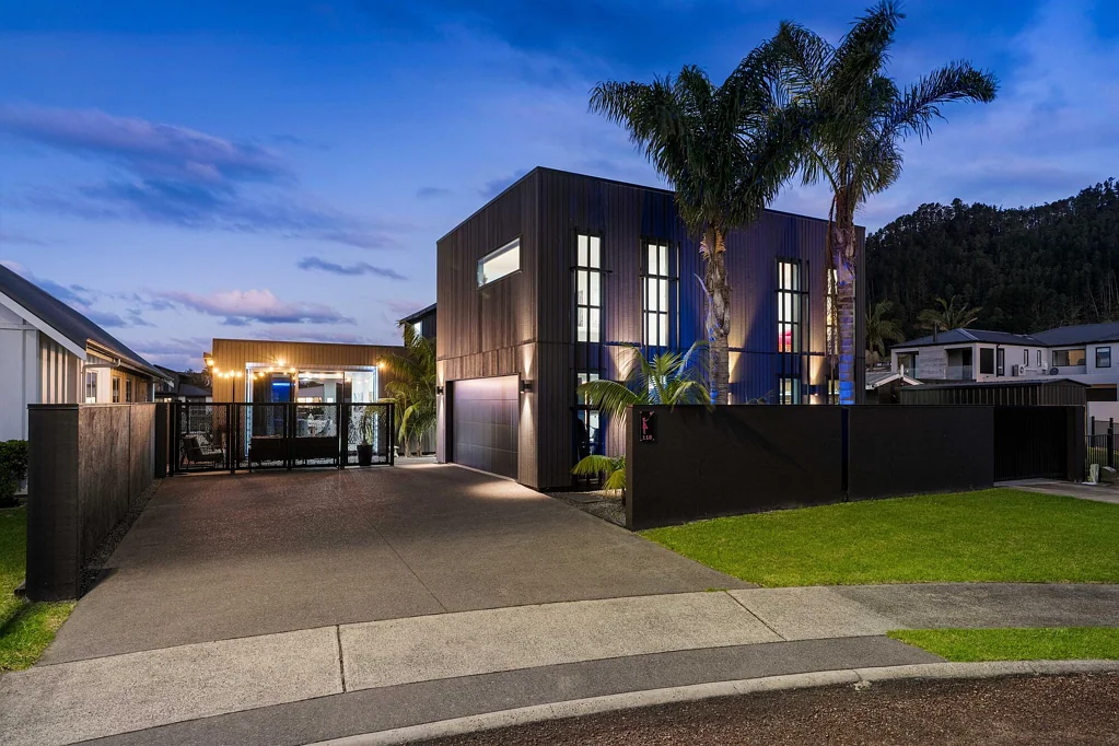 Pauanui 5 Bedroom Living Large! Pauanui Waterways!