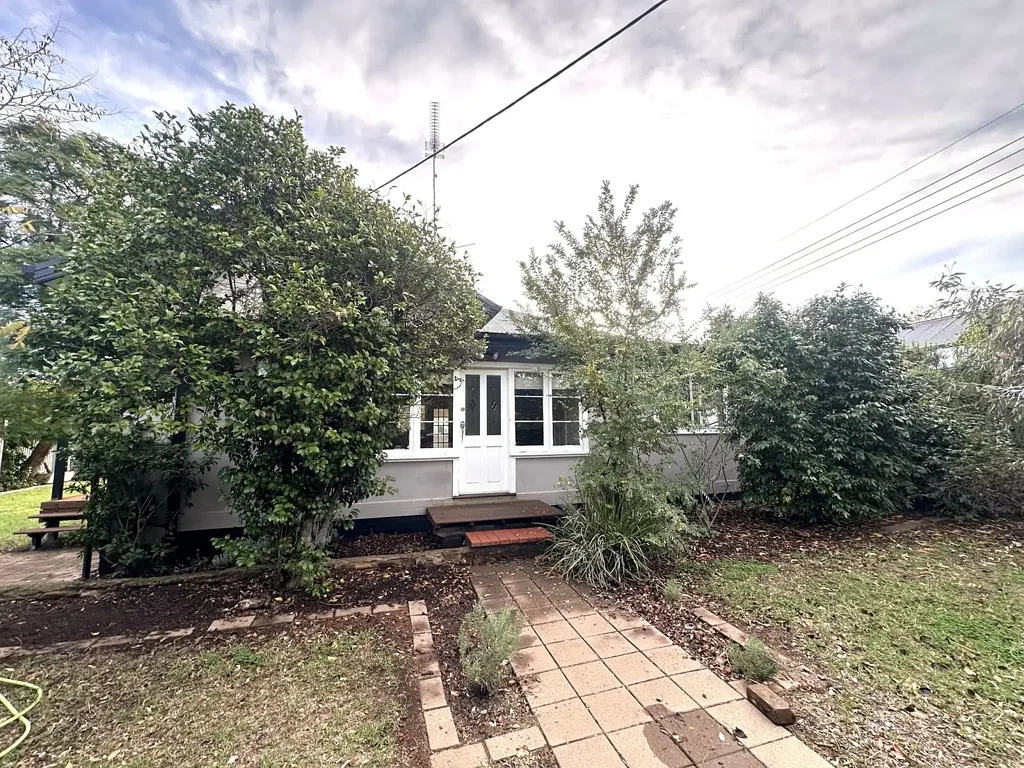 10 ILLILLIWA STREET, CENTRAL GRIFFITH