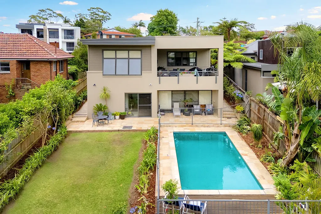 Gladesville 5 Slaapkamer Impressive family abode with parkland vistas